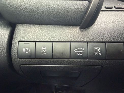 Used 2022 Toyota Camry SE FWD image 23