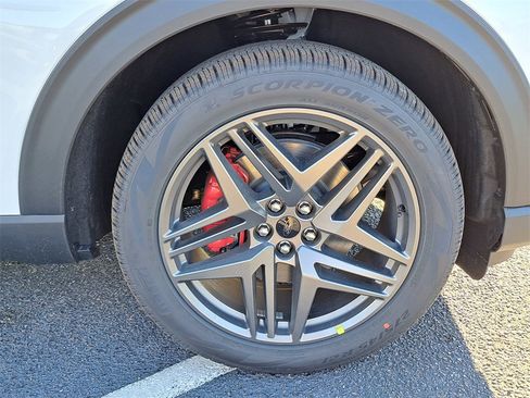 New 2026 Ford Explorer ST-Line w/ ST-Line Street Pack image 16