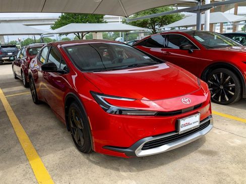 New 2026 Toyota Prius Plug-In Hybrid FWD image 4