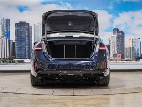 Used 2025 BMW i5 M60 w/ Premium Package image 12