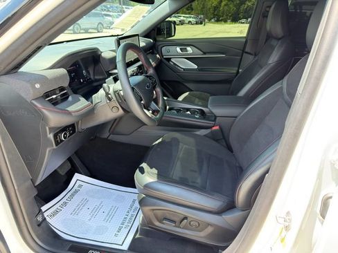 Used 2025 Ford Explorer ST RWD image 14