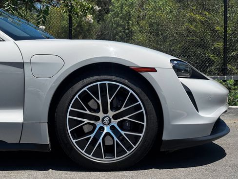Used 2021 Porsche Taycan RWD image 12