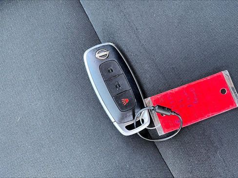 Used 2024 Nissan Rogue S AWD/4WD image 14