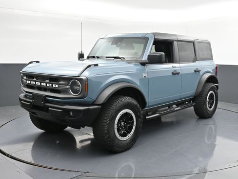 Used 2023 Ford Bronco Big Bend w/ Sasquatch Package AWD/4WD image 1