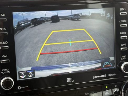 Used 2021 Toyota Highlander Limited image 20