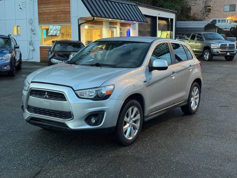 Used 2015 Mitsubishi Outlander Sport ES image 1