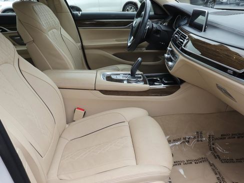 Used 2016 BMW 750i 750i image 16