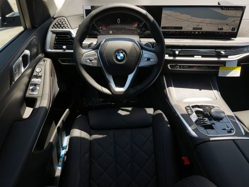 New 2027 BMW X7 xDrive40i w/ Climate Comfort Package AWD/4WD image 15