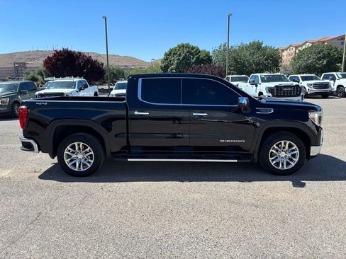 Used 2022 GMC Sierra 1500 SLT w/ SLT Premium Plus Package AWD/4WD image 4