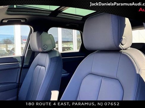 Used 2025 Audi Q3 2.0T Premium w/ Convenience Package image 17