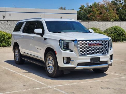 Used 2023 GMC Yukon XL Denali w/ Max Trailering Package AWD/4WD image 3