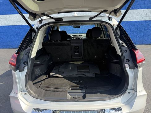 Used 2018 Nissan Rogue SV w/ Premium Package AWD/4WD image 20