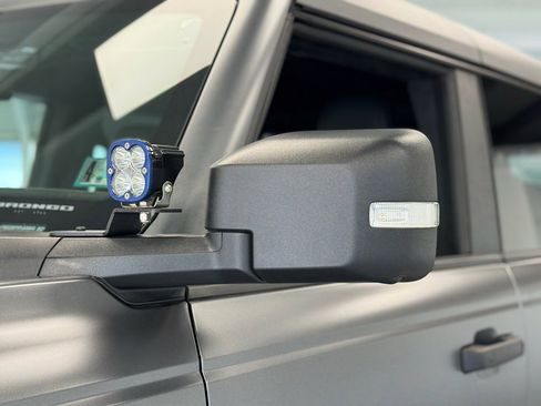 Used 2023 Ford Bronco Wildtrak image 12