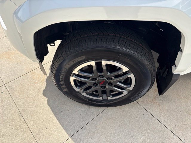 Used 2025 Toyota Tacoma TRD Sport AWD/4WD image 15