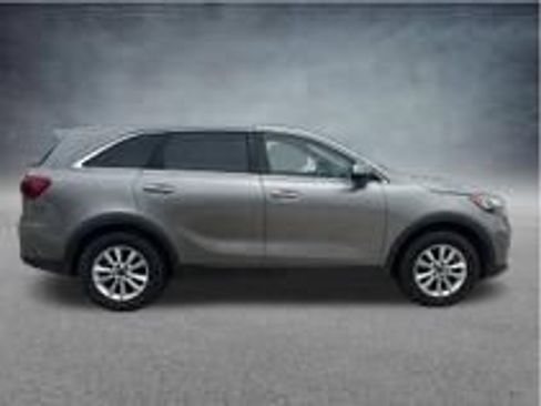 Used 2019 Kia Sorento L FWD image 34