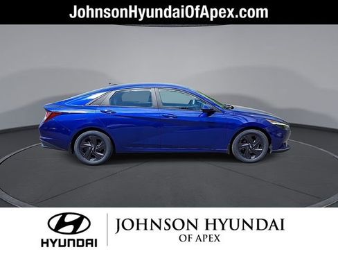 Certified 2022 Hyundai Elantra SEL FWD image 10