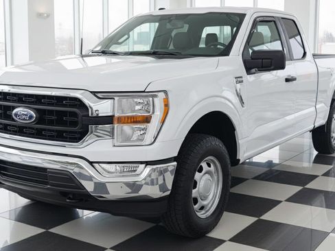Used 2022 Ford F150 XLT image 1
