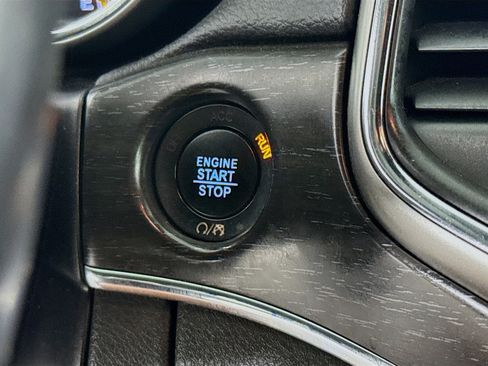 Used 2018 Jeep Grand Cherokee Limited image 20