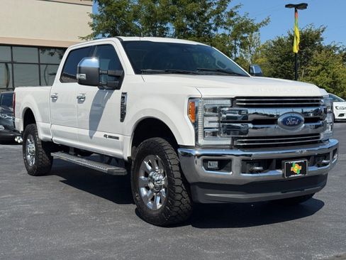 Used 2019 Ford F350 Lariat w/ Lariat Ultimate Package AWD/4WD image 2