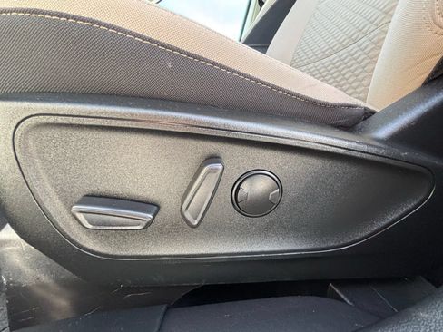 Used 2022 Ford Escape SE w/ Convenience Package FWD image 13