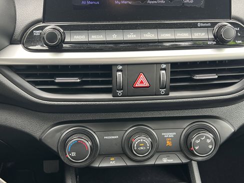 Used 2020 Kia Forte LXS image 26