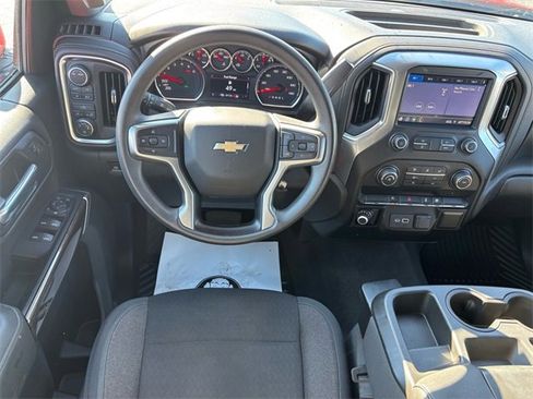 Used 2020 Chevrolet Silverado 1500 LT image 3