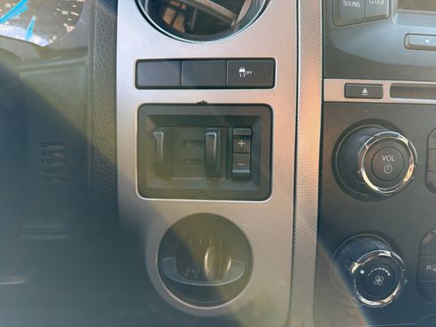 Used 2017 Ford Expedition EL XLT image 17