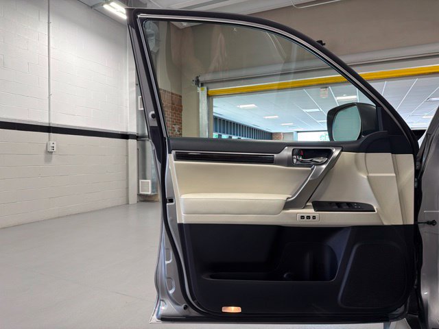 Used 2023 Lexus GX 460 Premium w/ Premium Package AWD/4WD image 9