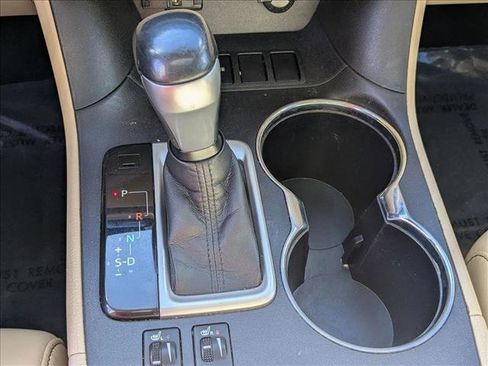 Used 2016 Toyota Highlander XLE image 12