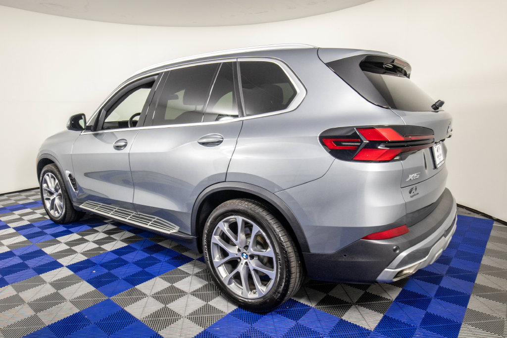 Used 2024 BMW X5 xDrive40i w/ Premium Package AWD/4WD image 8