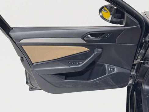 Used 2020 Volkswagen Jetta SE image 16