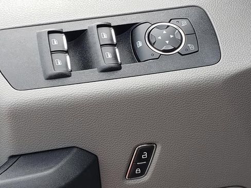 Used 2018 Ford F150 XL w/ Equipment Group 101A Mid image 12