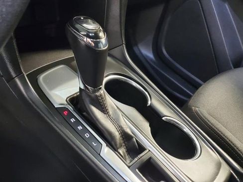 Used 2018 Chevrolet Equinox LT image 24