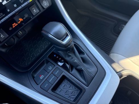 Used 2023 Toyota RAV4 XLE Premium image 26