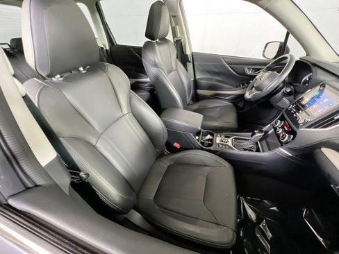 Used 2023 Subaru Forester Limited image 27