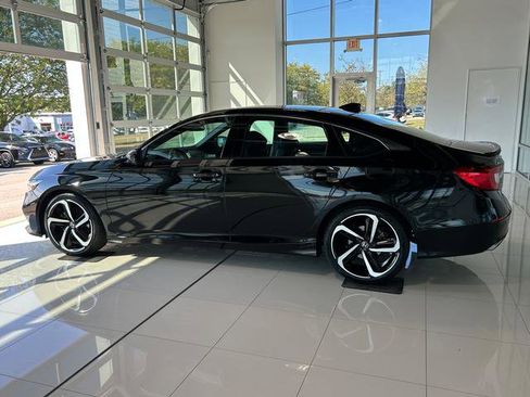 Used 2022 Honda Accord Sport image 11