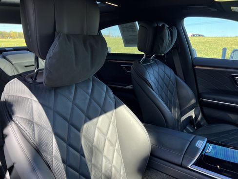 Used 2025 Mercedes-Benz S 580 S 580 image 35