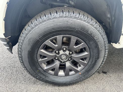 Used 2023 Toyota Tacoma SR5 w/ Technology Package AWD/4WD image 22