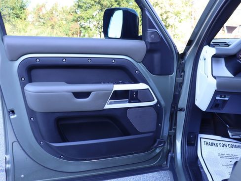 Used 2020 Land Rover Defender 110 HSE image 21