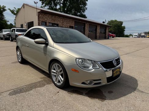Used 2009 Volkswagen Eos Lux FWD image 3