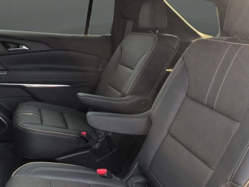 Used 2026 Chevrolet Traverse High Country w/ LPO, Floor Liner Package AWD/4WD image 18