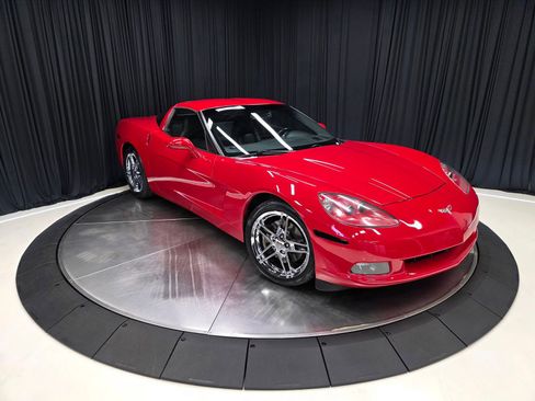 Used 2006 Chevrolet Corvette Coupe w/ Preferred Equipment Group RWD image 43