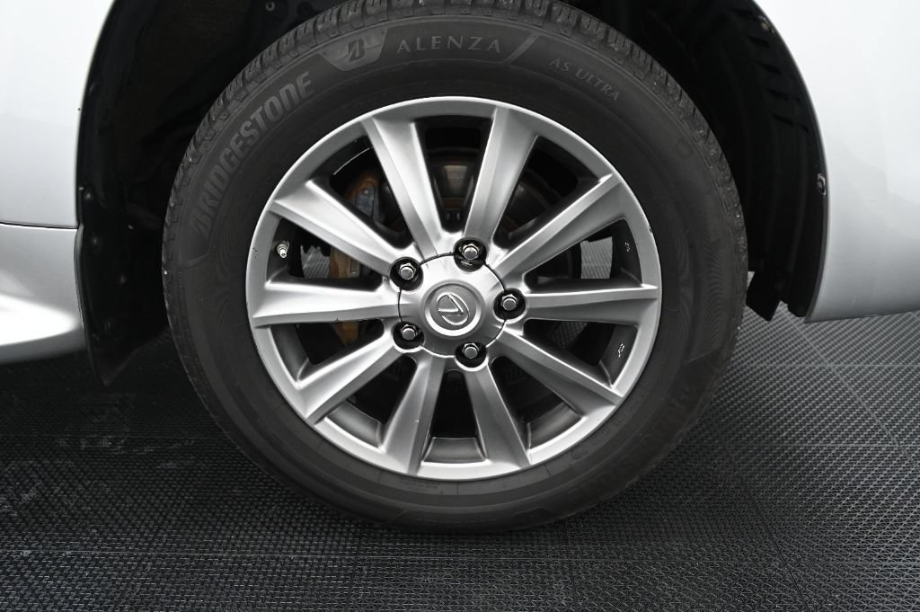 Used 2011 Lexus LX 570 4WD w/ Luxury Pkg image 58