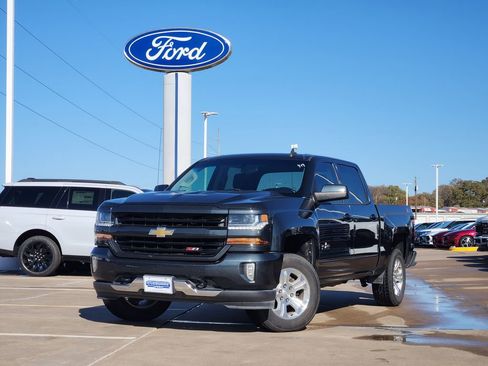 Used 2018 Chevrolet Silverado 1500 LT w/ Texas Edition image 3
