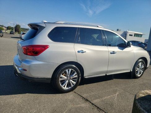 Used 2020 Nissan Pathfinder SL FWD image 5