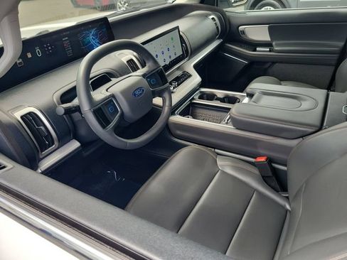 Certified 2025 Ford Expedition Max Active AWD/4WD image 3