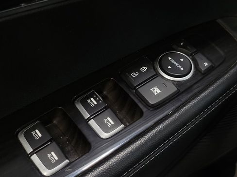 Used 2019 Kia Sorento S image 27