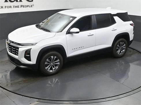 New 2026 Chevrolet Equinox LT w/ LPO, Floor Liner Package image 22