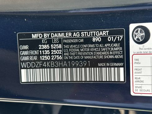 Used 2017 Mercedes-Benz E 300 4MATIC image 40