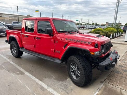 Used 2025 Jeep Gladiator Mojave AWD/4WD image 2